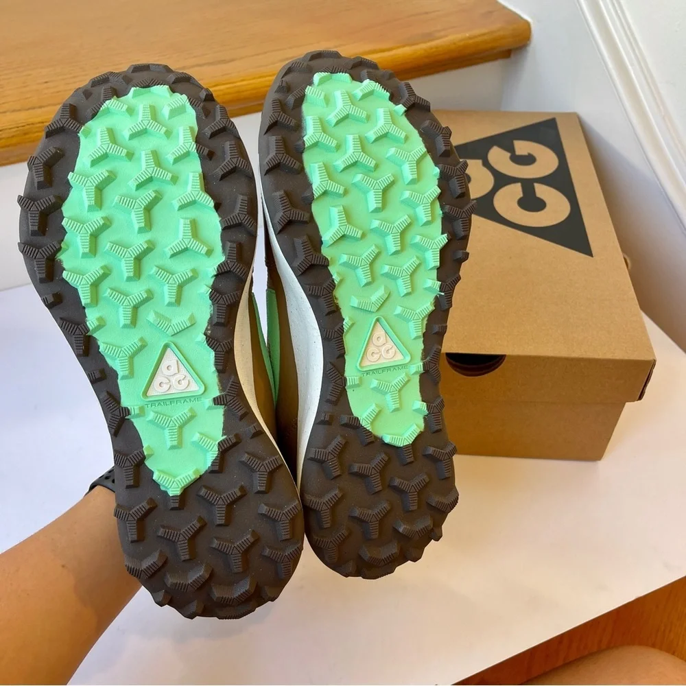 NWT Nike ACG Lowcate Athletic Trail Shoes Unisex Green / Brown - Picture 11 of 13